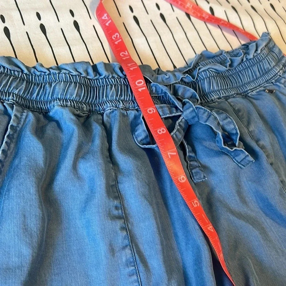 B. Young BYHARIMO 100% Lyocell Shorts  from Denmark. Size EU 40 - Picture 6 of 10